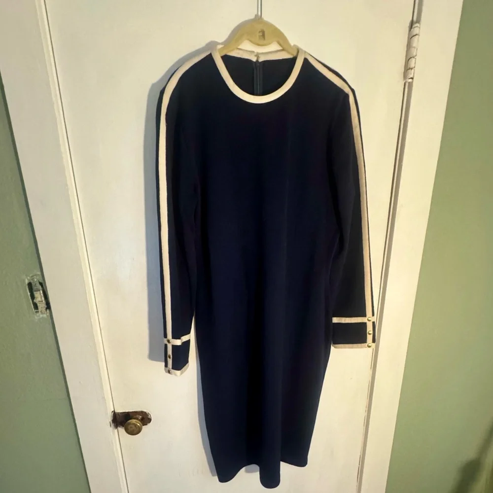 ST JOHN Navy Long Sleeve Dress with White Trim and Gold Button Detail - Picture 9 of 11